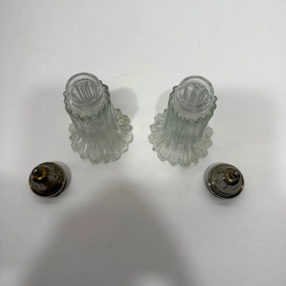 Vintage Ribbed Glass Salt and Pepper Shakers Set Clear Silver Made in Hong Kong